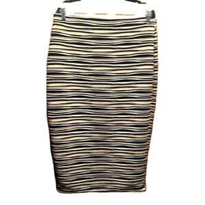 Cashmere Rose Skirt, SZ 1X Waist 17” with 2” Elastic, Length 31”,